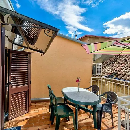 بيت للعطل Old Town Charming House *